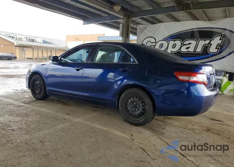 2010 Toyota Camry Base z USA, uszkodzony, nr VIN 4T4BF3EK4AR076156